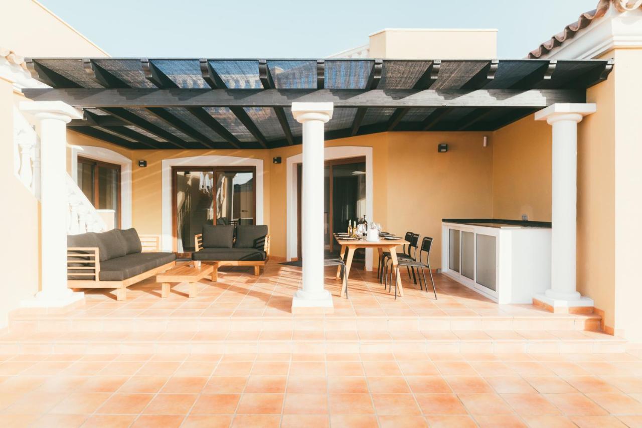 Moderne Villa Met Verwarmd Zwembad In Corralejo Exterior photo